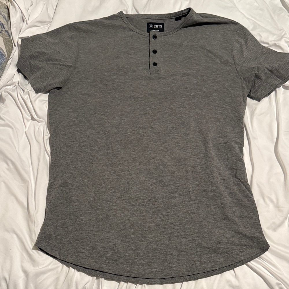 Cuts AO Henley Curve-Hem